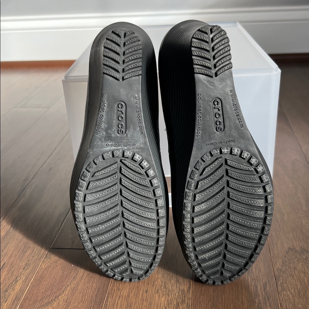 Crocs A-Leigh Closed Toe Wedge - Picture 9 of 9